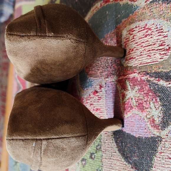 Joan & David Couture Curry Suede Heels 7.5AA - Picture 4 of 8